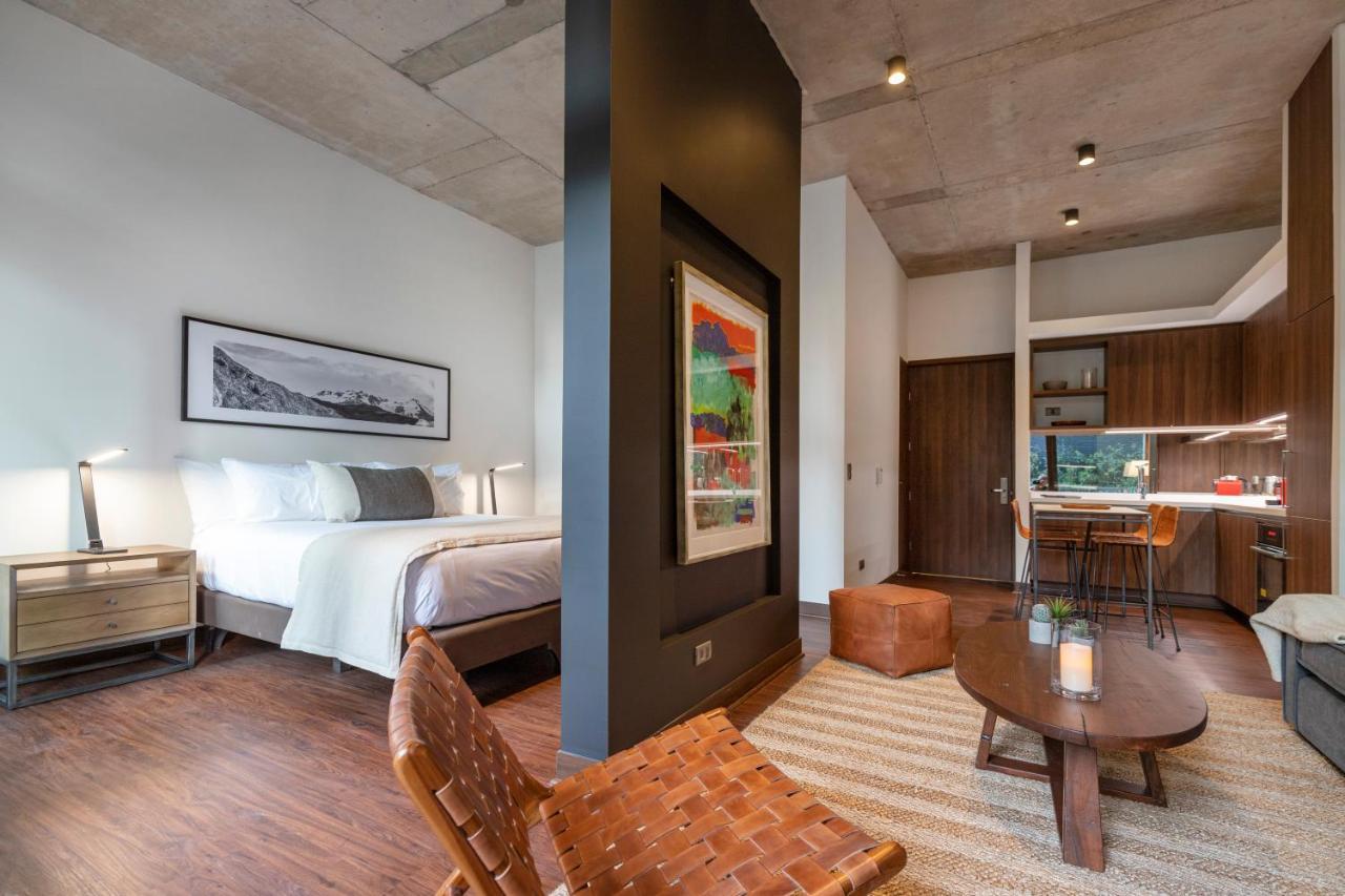Aparthotel The Place 4*